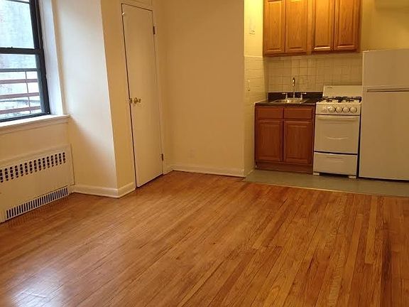 4th image of 355 E 61st St APT 2B