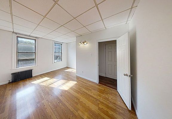 4th image of 172 Bedford Ave #2A