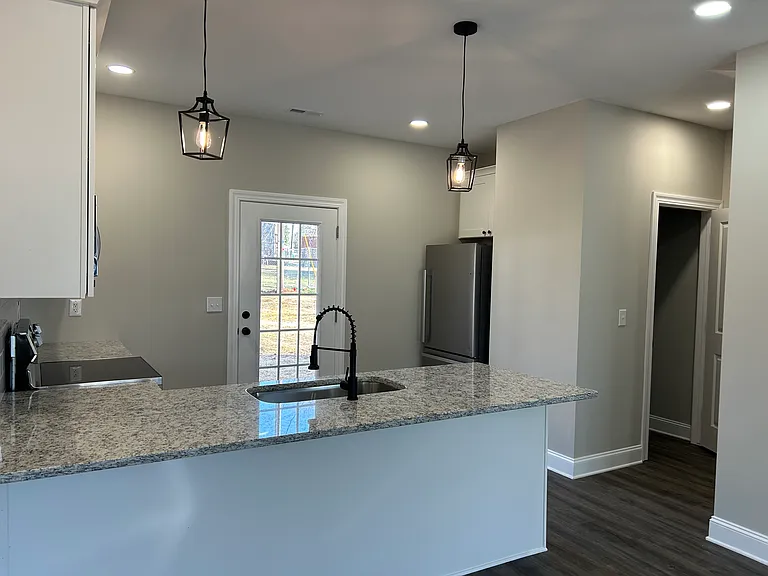 334 Bailey St #A — Photo 9