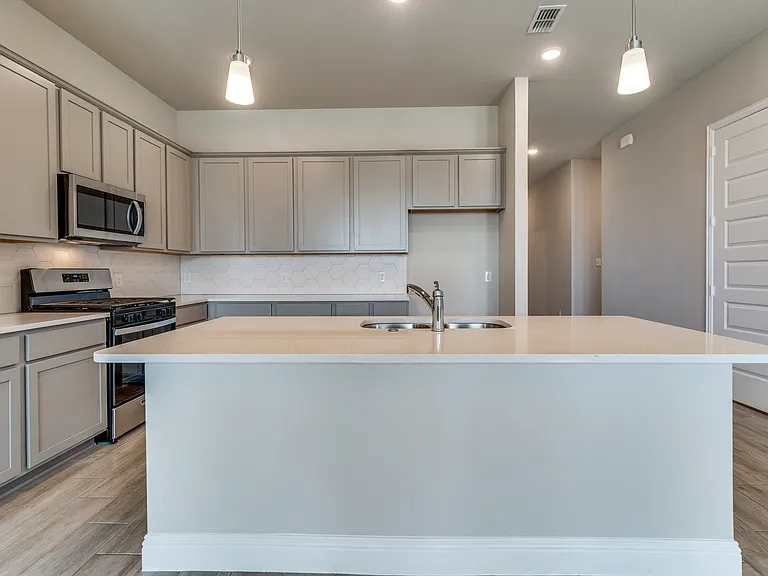 1319 Beach Blvd — Photo 5