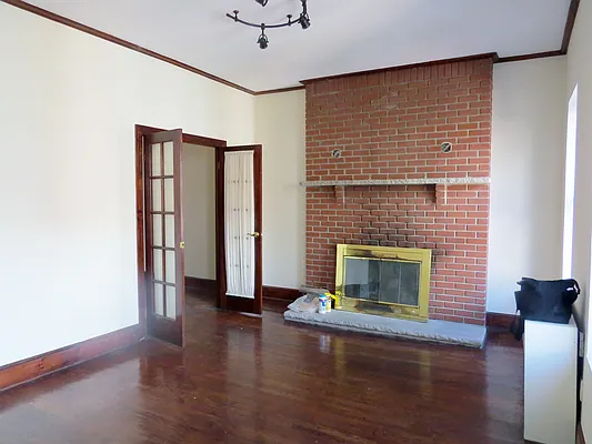 Rented by Julianna Realty Corp | media 10