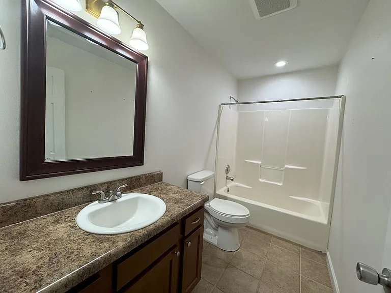 46 Housman St — Photo 14