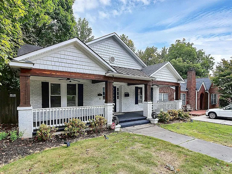 1920 Woodcrest Ave — Photo 2