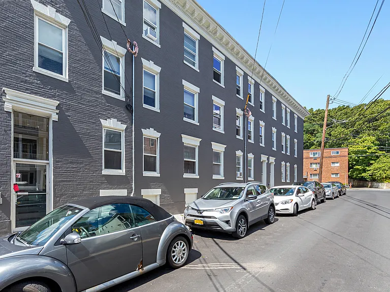 Brackett St — Photo 7
