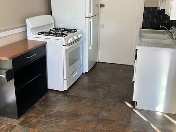 3rd image of 15514 Madison Ave #3