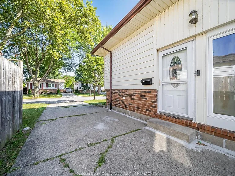 9633 Avery Ln #UPPER — Photo 8