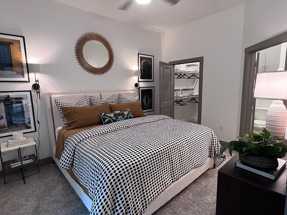1st image of 1117 Desirable Dr #112