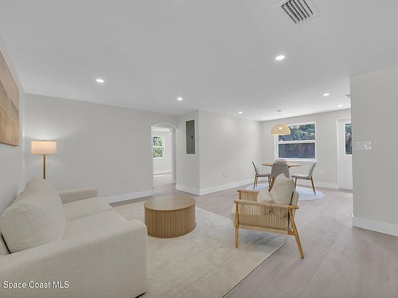 2nd image of 109 Fontaine St