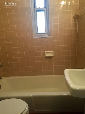 Rented by Sotheby's International Realty | media 10