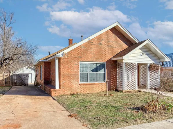 517 S 12th St, Clinton, OK 73601