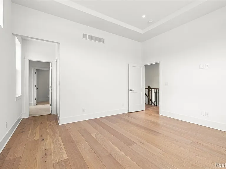 416 S Center St — Photo 14