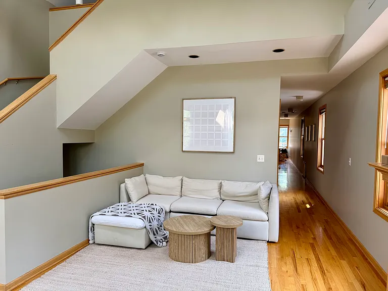 1463 N Leavitt St #3 — Photo 2