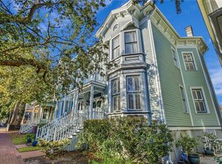 214 W Waldburg Street, Savannah, GA 31401