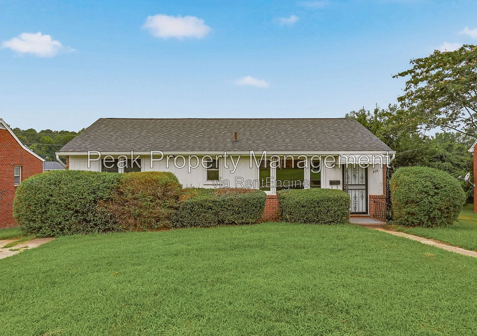 3 bed, 1.0 bath, 1097 sqft, $1,400 — Photo 1
