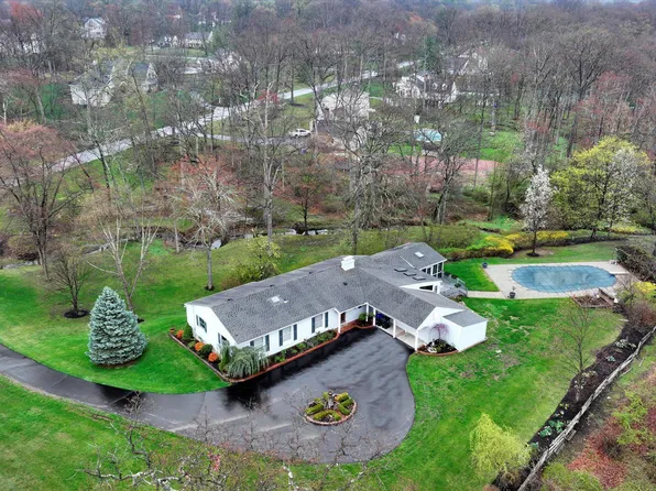 25 Andrews Rd, Malvern, PA 19355