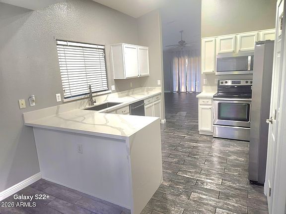 5th image of 3101 W Louise Dr