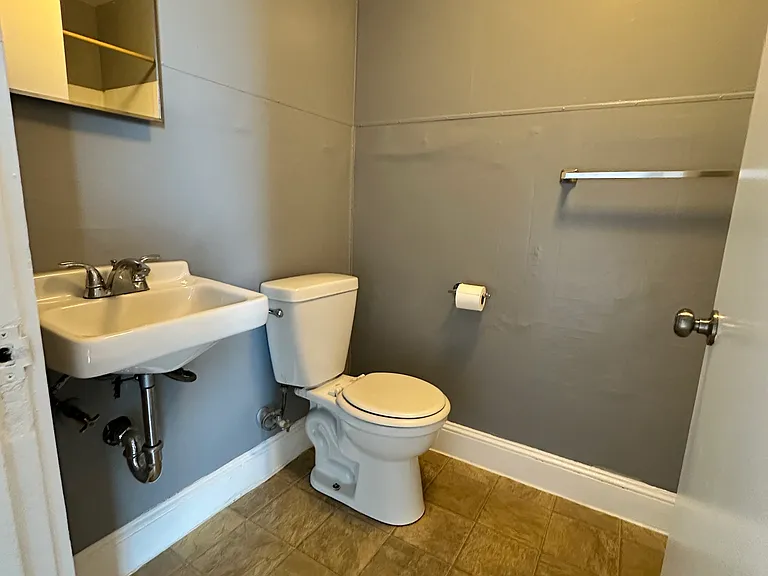 100 Cabot St #7 — Photo 8