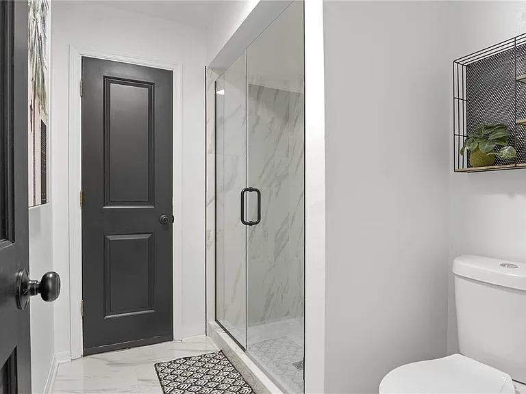 2540 Albany Dr — Photo 32