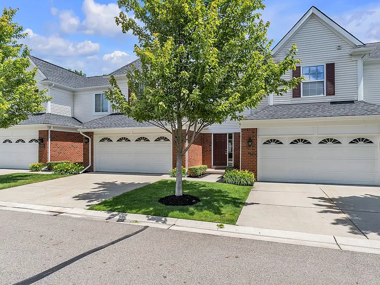 41590 Mitchell Rd — Photo 2