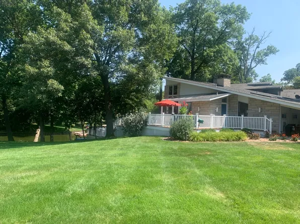 25130 Arrowhead Ln, Hudson, IL 61748