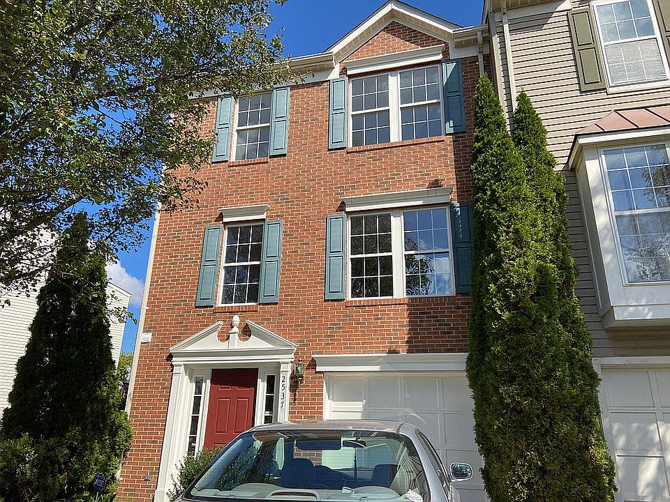 End Unit Townhouse 