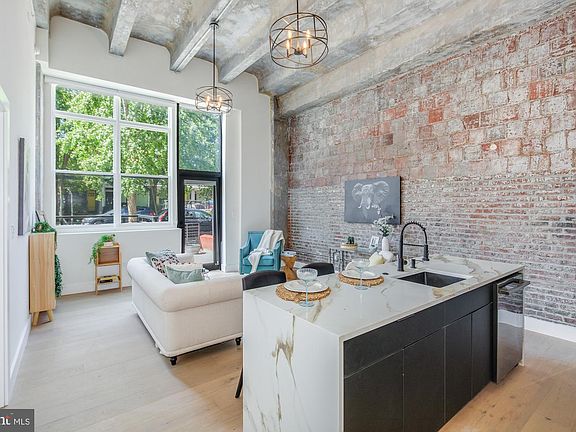 2nd image of 901 3rd St NE #101