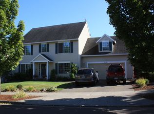 576 NE Lenox St, Hillsboro, OR 97124