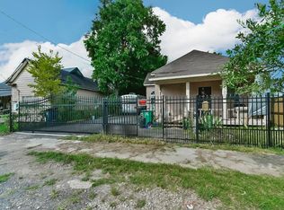 1805 Chestnut St, Houston, TX 77009