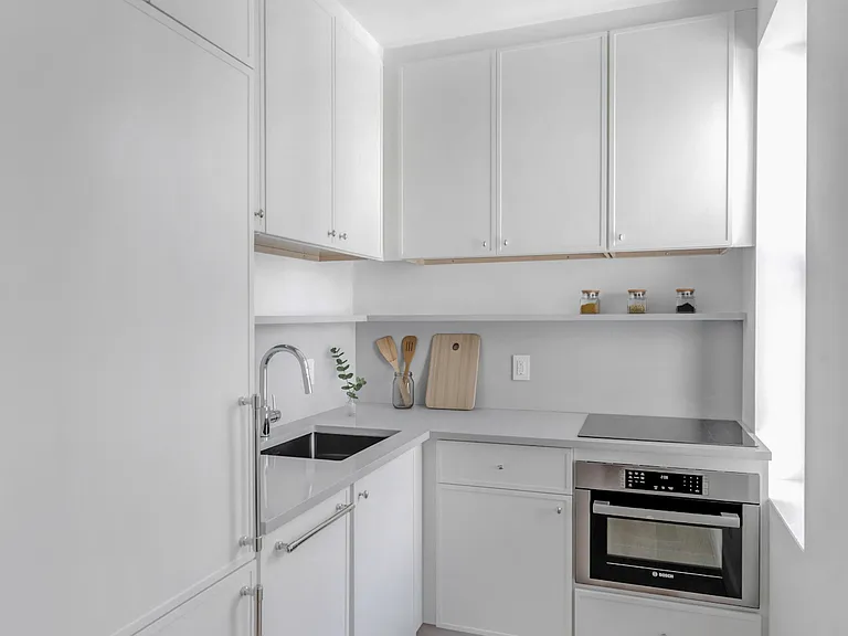 217 Thompson St #32 — Photo 3