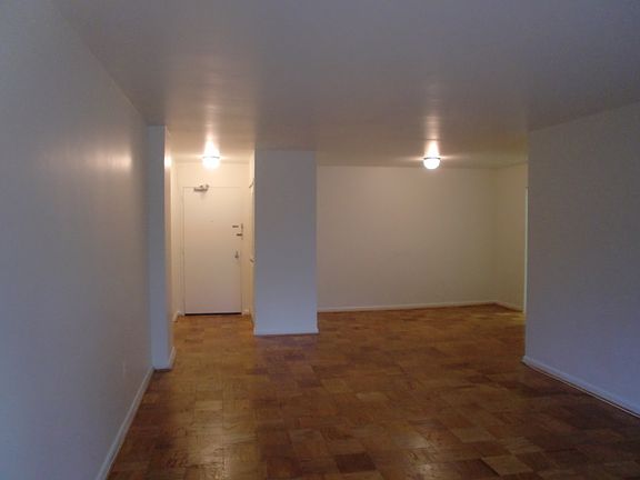 Entrance & dining area