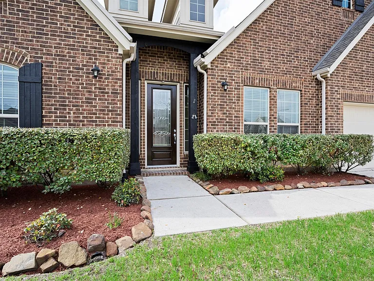 14807 Kenton Place Ln — Photo 2