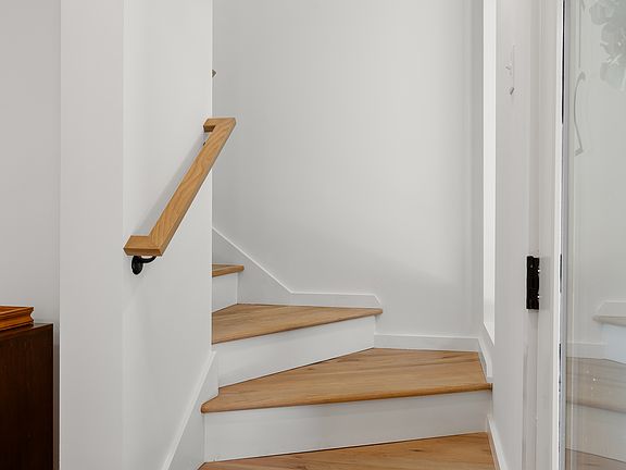 5th image of 2700 Long St