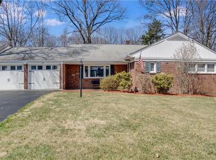 11 Tamarack Dr, Cortlandt Manor, NY 10567