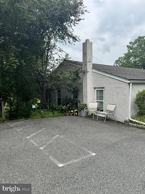 85 Valley Rd #1