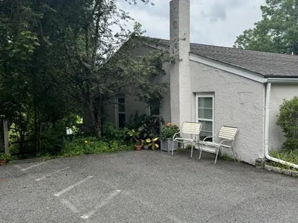 85 Valley Rd APT 1, Phoenixville, PA 19460