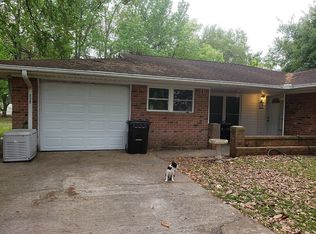 228 E Elm Ave, Winnie, TX 77665