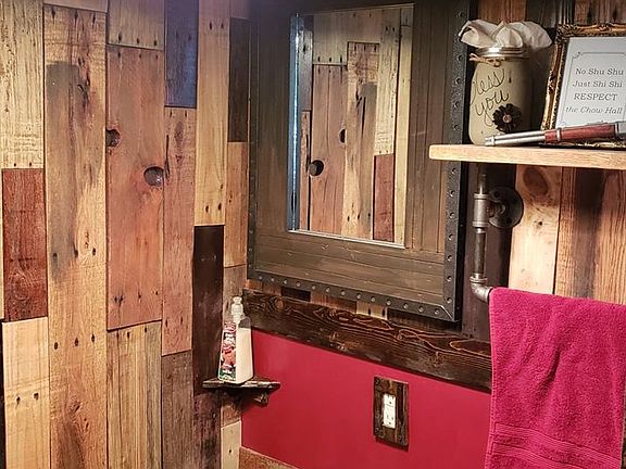 Remodeled 1/2 Bathroom