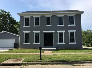 102 W Roosevelt Rd, Danville, IA 52623