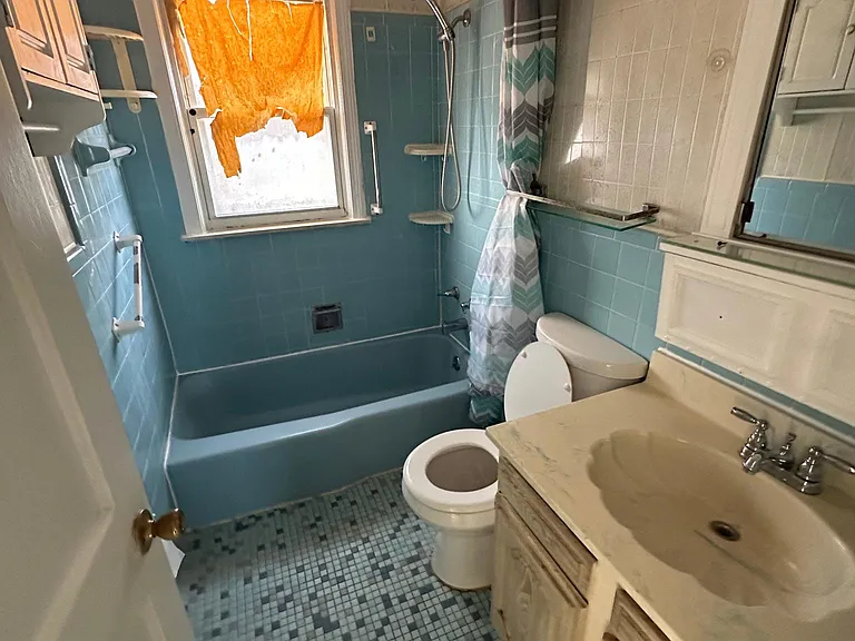 22829 Rosalind Ave — Photo 14