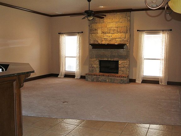 5th image of 8404 NW 124th Cir
