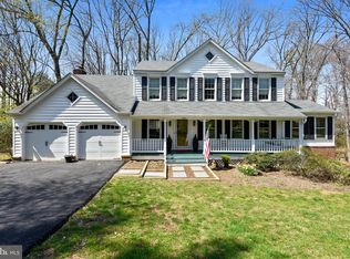 980 Old Holly Dr, Great Falls, VA