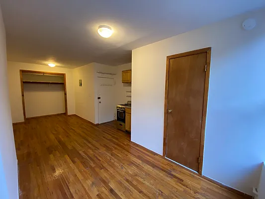 Rented by AZ REALTY NYC LLC | media 6