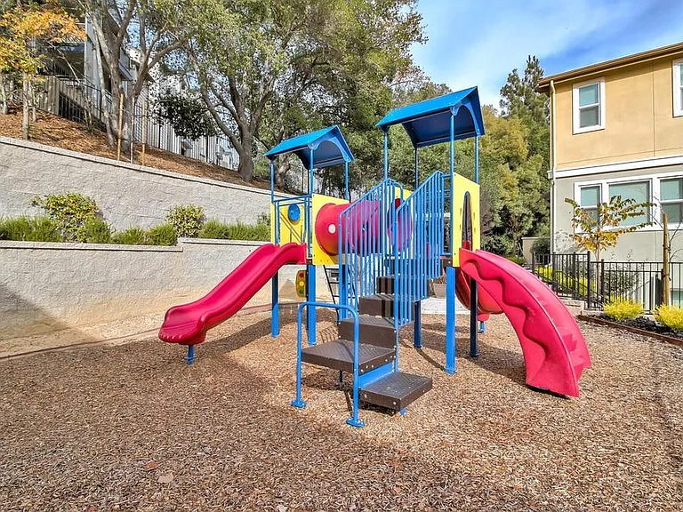 720 Ryan Ter — Photo 12