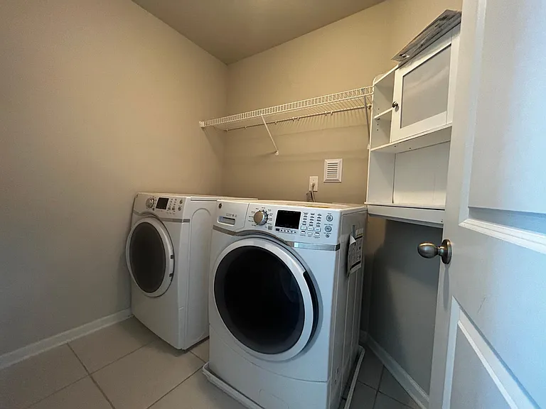 1047 Haley Woods Ct — Photo 11