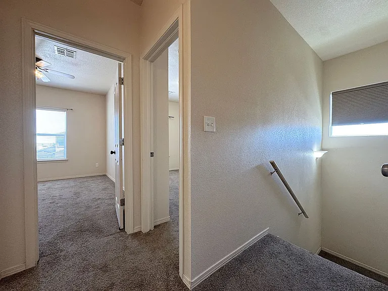 10421 Silvercloud Dr — Photo 15