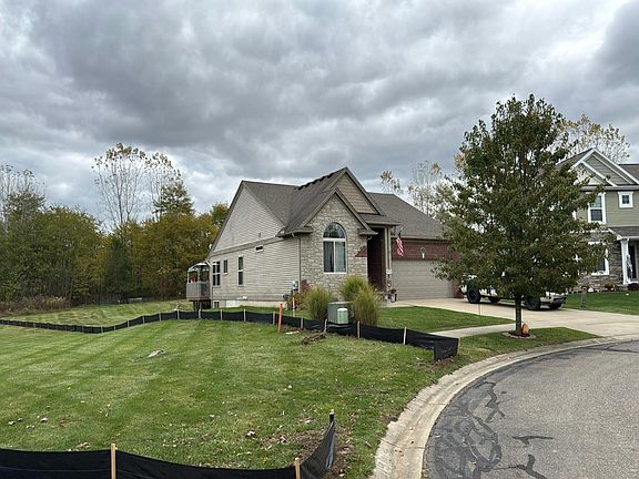 3rd image of 7237 River Rock Dr