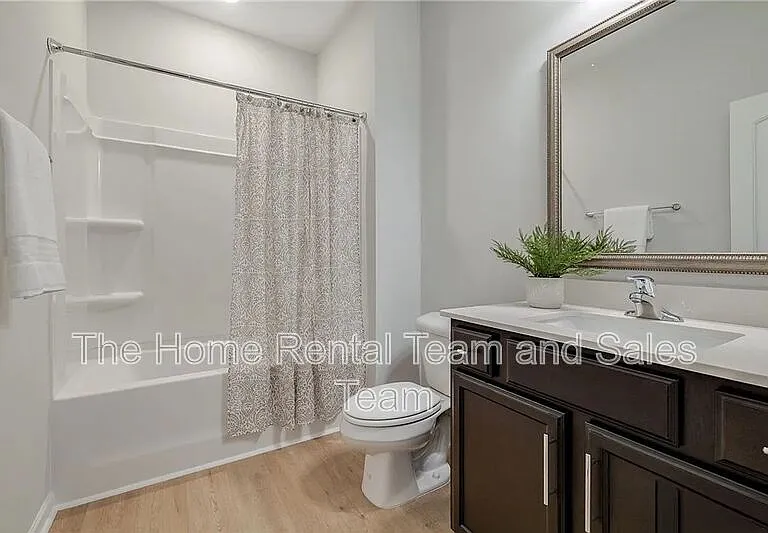 113 Fenway St — Photo 32