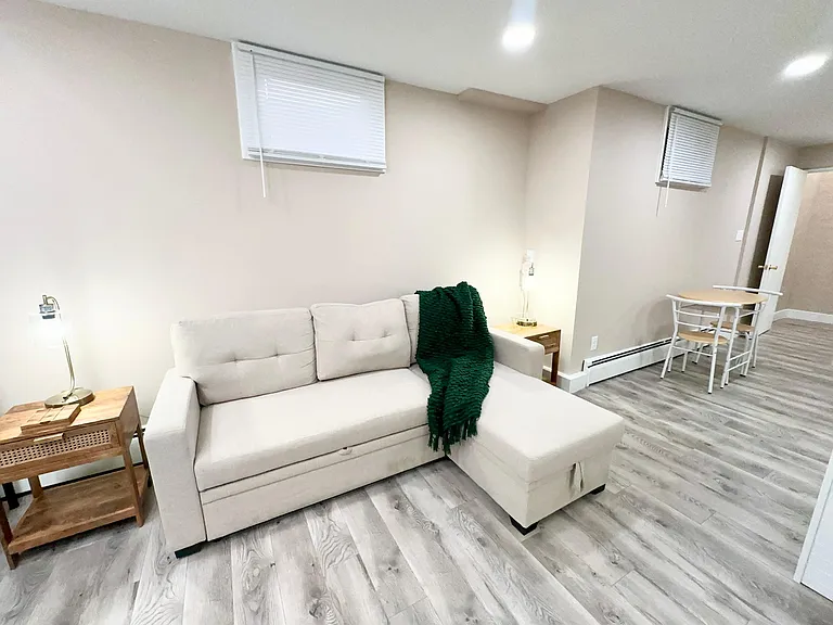 2865 Olive Dr — Photo 6