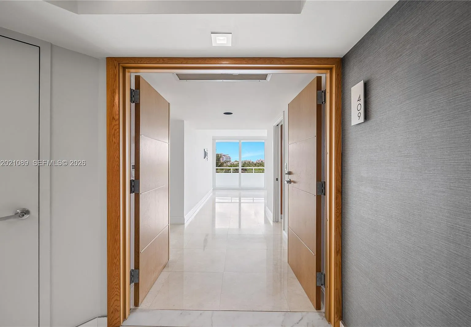 South Pointe Towers Condo — Photo 4