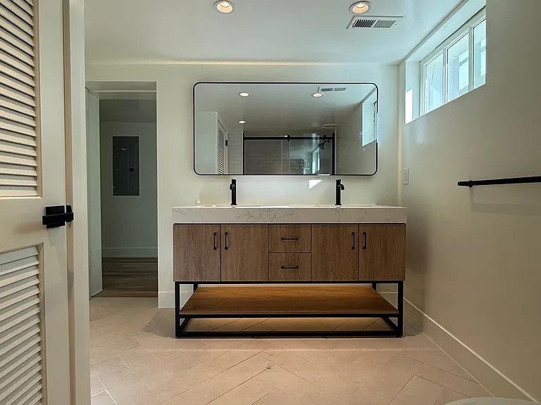 950 E Bayaud Ave — Photo 9